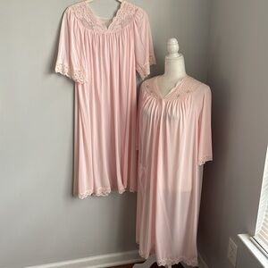 Shadow Line Elegant Pink Lace Nightgown & Robe Set Size Medium